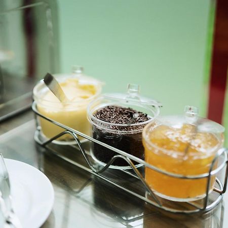 Amaris Hotel Embong Malang - Surabaya Kültér fotó