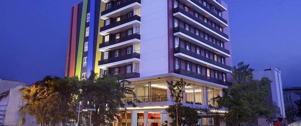 Amaris Hotel Embong Malang - Surabaya Kültér fotó